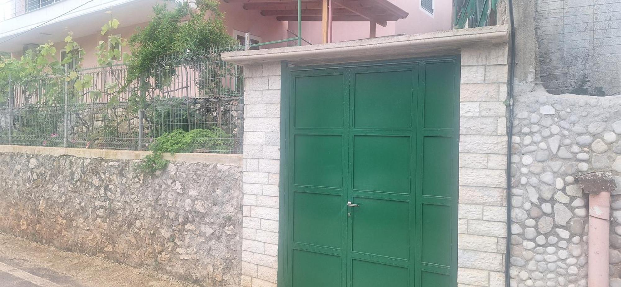 Amalias Room Himare Exterior photo